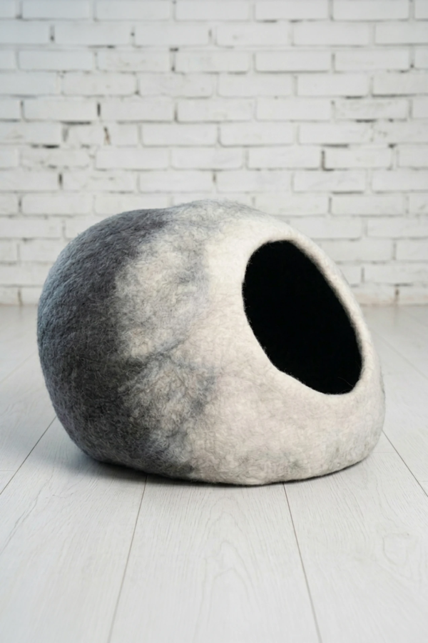 Legowisko filcowe dla kota Nest Sphere Raw Ash & Natural White | Feraw