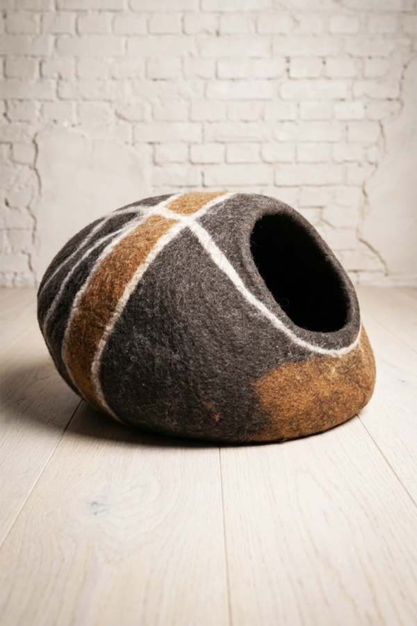 Legowisko filcowe dla kota Nest Earth Roasted Cacao Brown | Feraw 2