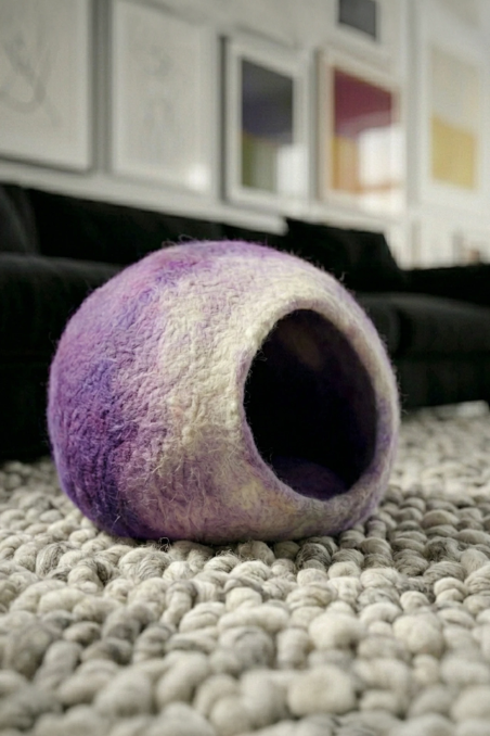 Nest Sphere Amethyst & Natural White Felt Cat Bed | Feraw