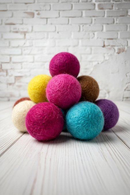 Kulki filcowe dla kota Multicolor Felt Balls Set 4 szt. | Feraw Pets