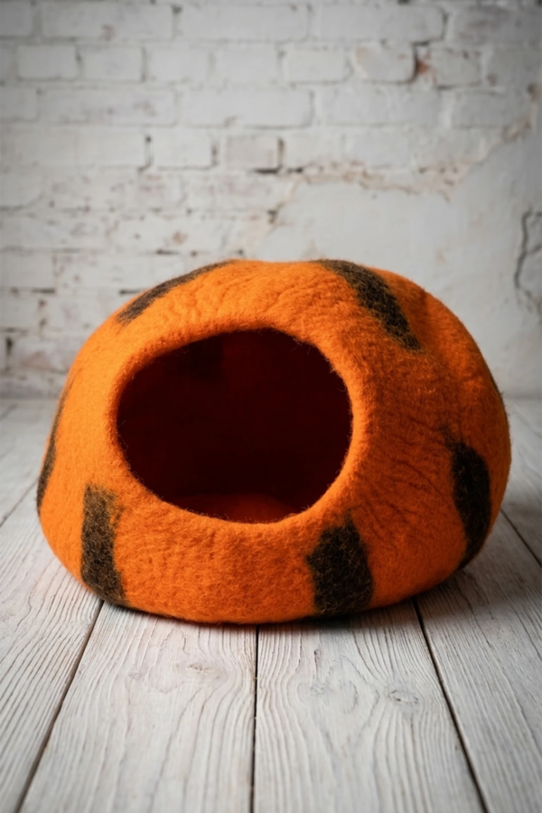 Legowisko filcowe dla kota Nest Earth Tiger Amber Orange | Feraw